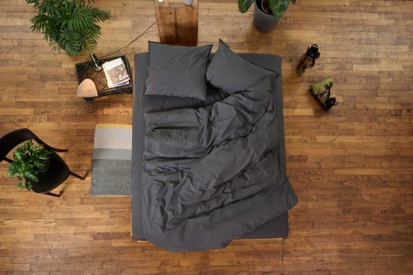 Bettwäsche aus Bio-Baumwolle von lavie. Nachhaltige Bettbezüge aus Bio-Baumwolle in anthrazit