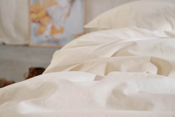 Bettwäsche aus Bio-Baumwolle von lavie. Nachhaltige Bettbezüge aus Bio-Baumwolle in undyed